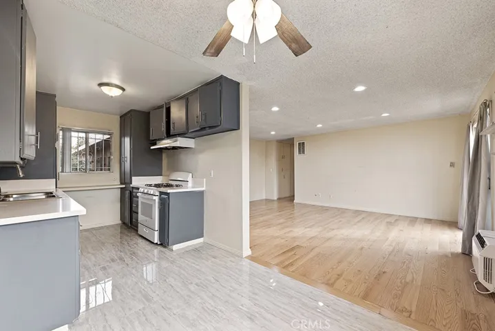 6850 Morella Avenue 7, North Hollywood, California 91605