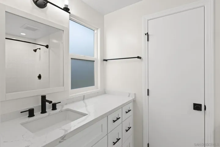 725 Coast Boulevard S, La Jolla, California 92037