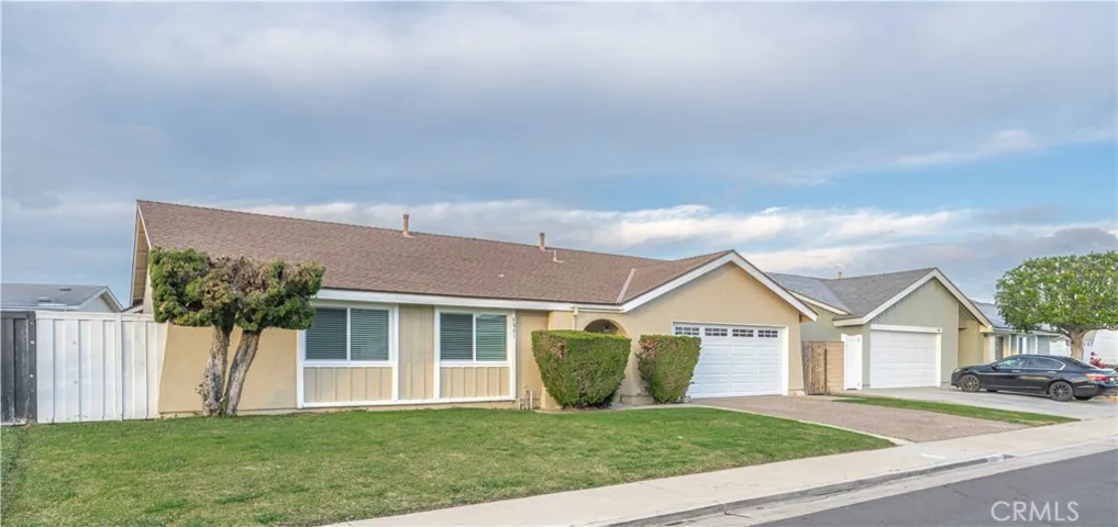 9801 Fair Tide Circle, Huntington Beach, California 92646