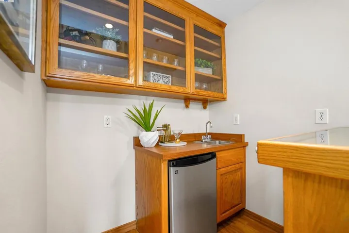 26991 Gading Rd, Hayward, California 94544