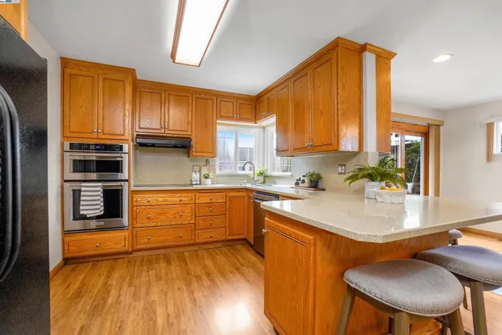 26991 Gading Rd, Hayward, California 94544