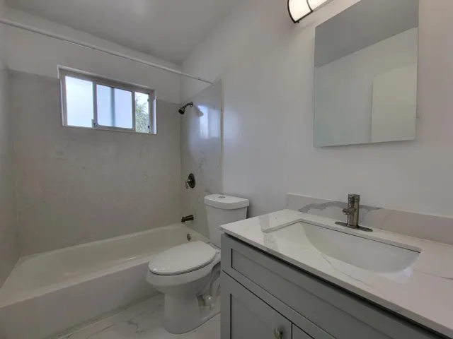 1053 W Hamilton Avenue, Campbell, California 95008
