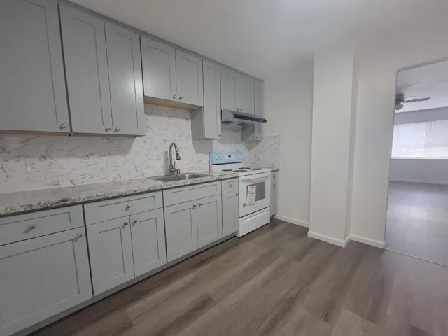 1053 W Hamilton Avenue, Campbell, California 95008