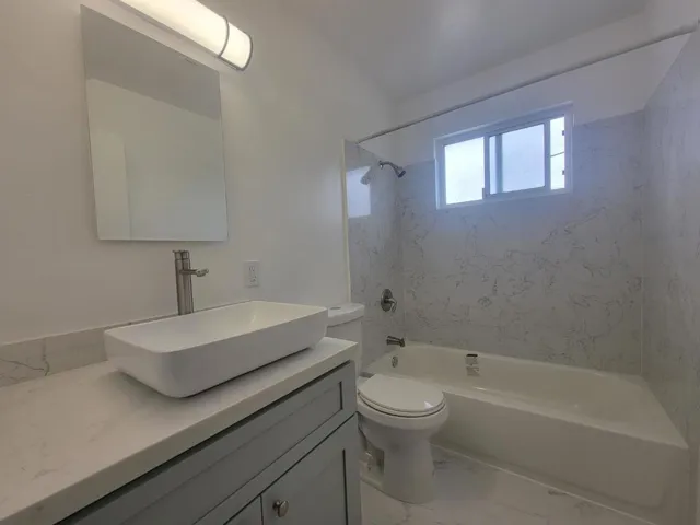 1053 W Hamilton Avenue, Campbell, California 95008