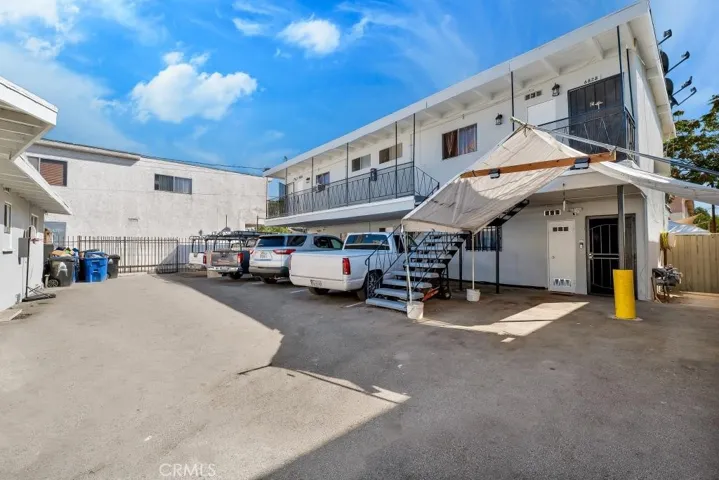 6828 Morella Avenue, North Hollywood, California 91605