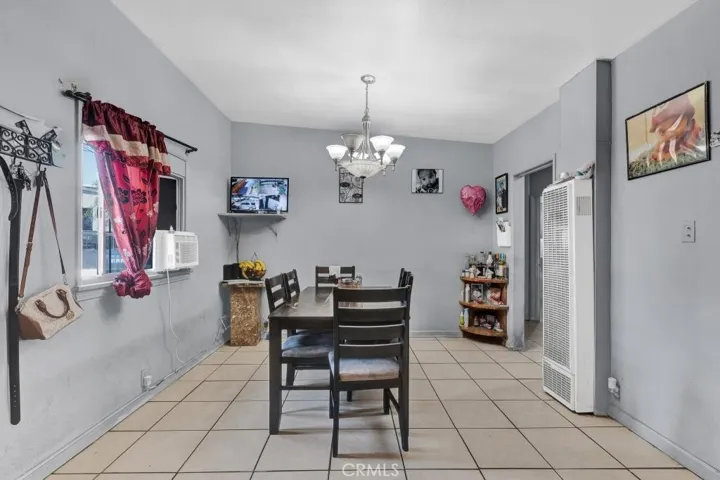 6828 Morella Avenue, North Hollywood, California 91605