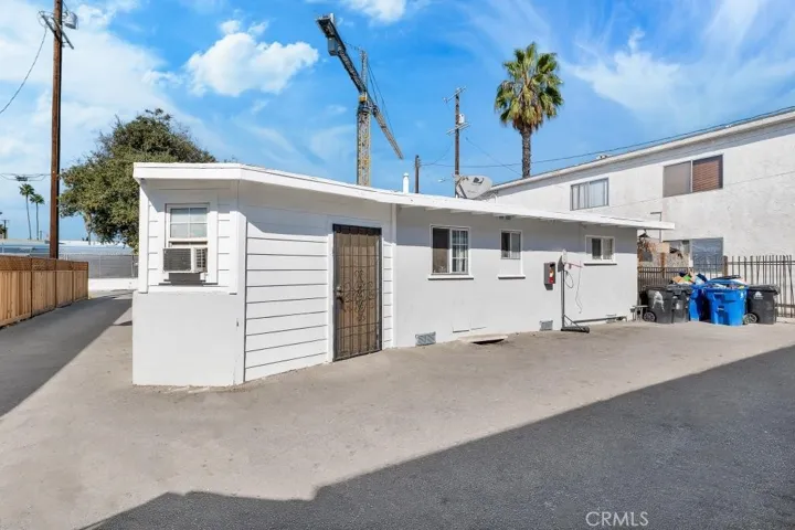 6828 Morella Avenue, North Hollywood, California 91605