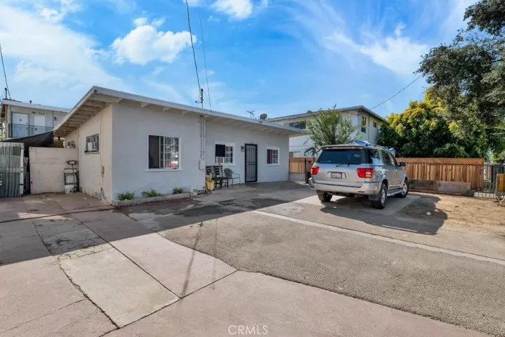 6828 Morella Avenue, North Hollywood, California 91605