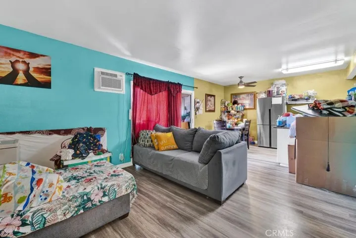 6828 Morella Avenue, North Hollywood, California 91605