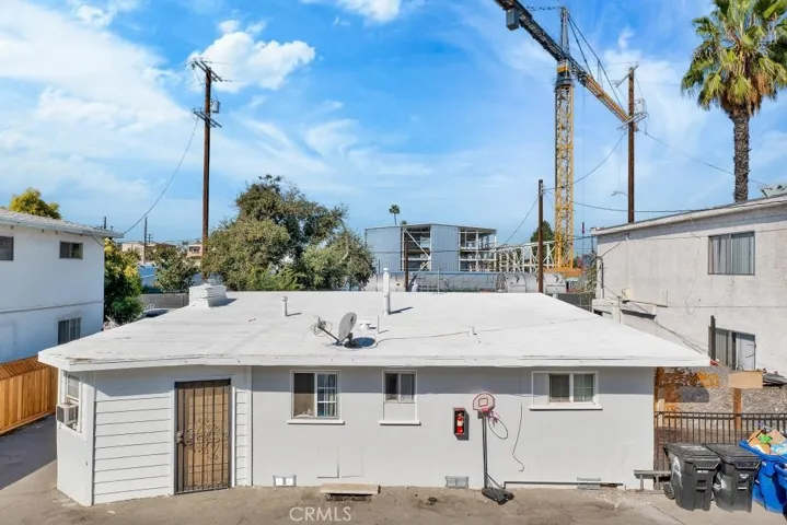 6828 Morella Avenue, North Hollywood, California 91605
