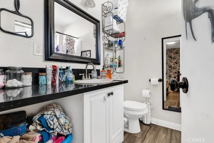 6828 Morella Avenue, North Hollywood, California 91605