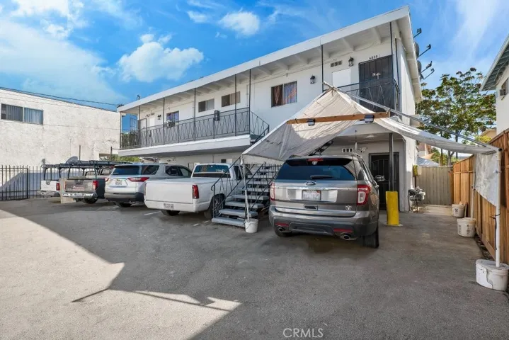 6828 Morella Avenue, North Hollywood, California 91605