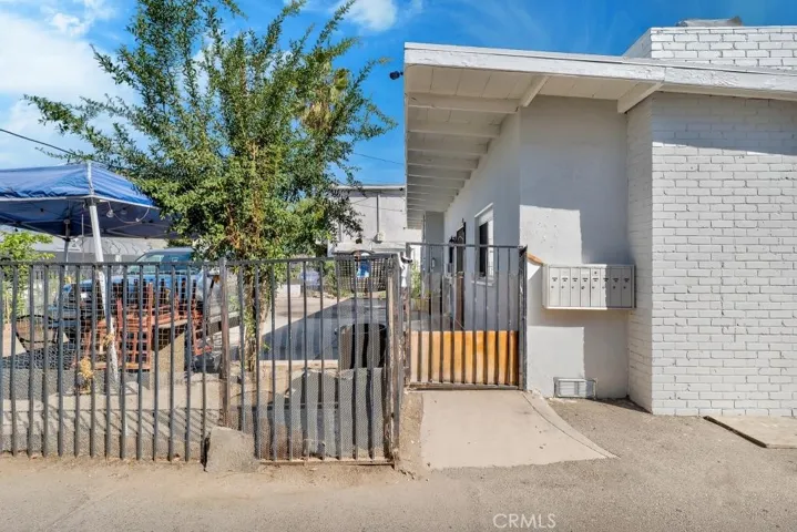 6828 Morella Avenue, North Hollywood, California 91605
