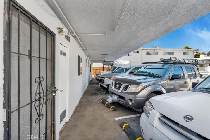 6828 Morella Avenue, North Hollywood, California 91605