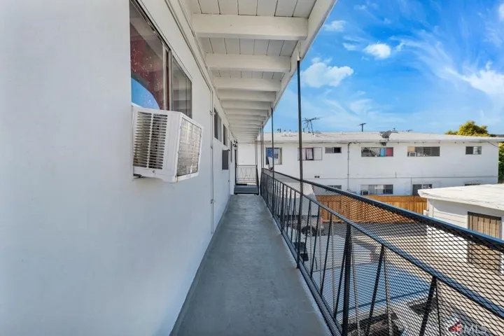 6828 Morella Avenue, North Hollywood, California 91605