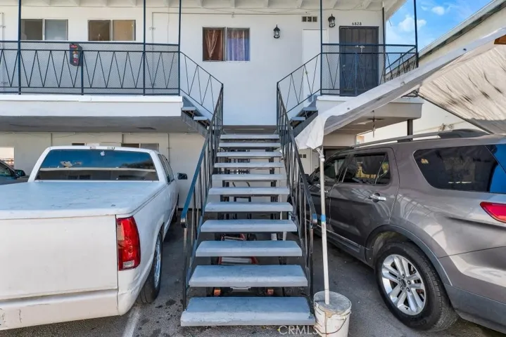 6828 Morella Avenue, North Hollywood, California 91605