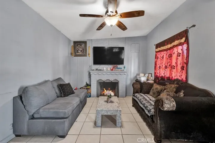 6828 Morella Avenue, North Hollywood, California 91605