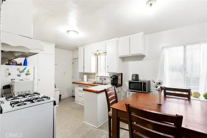 715 W 104th Place, Los Angeles, California 90044