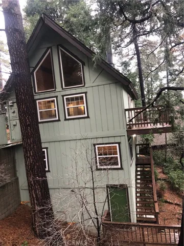 Crestline Ca: 4 bed 1 3/4 bath 1544 Sqft/7150 Lot -3 story home. View from neighbors home.