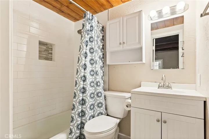 Downstairs full bathroom