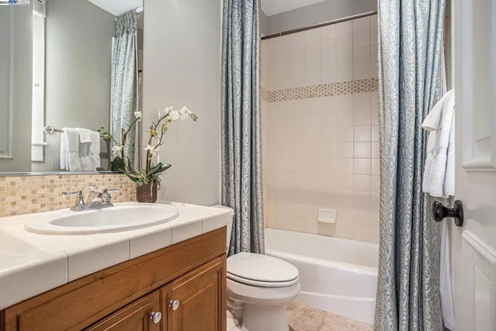 Upstairs Ensuite