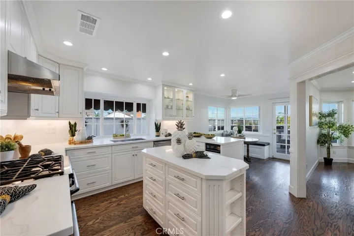 560 S Weymouth Court, Anaheim Hills, California 92807