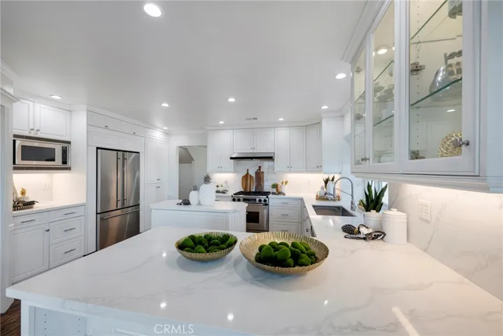 560 S Weymouth Court, Anaheim Hills, California 92807