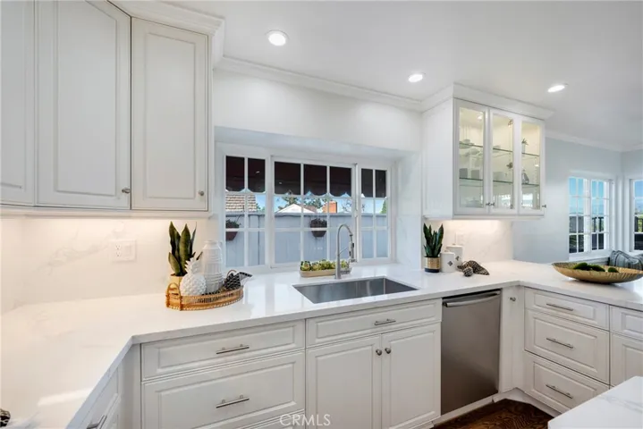 560 S Weymouth Court, Anaheim Hills, California 92807