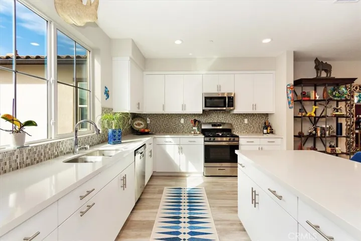 45763 Via Nubes, Temecula, California 92592