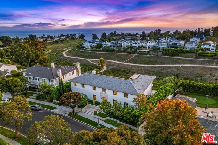 623 Alma Real Drive, Pacific Palisades, California 90272