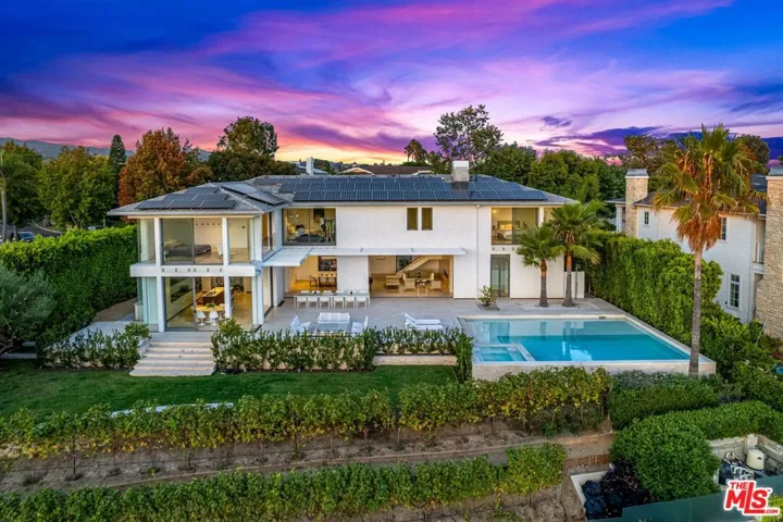 623 Alma Real Drive, Pacific Palisades, California 90272