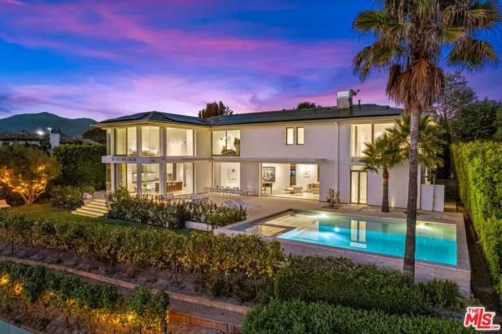 623 Alma Real Drive, Pacific Palisades, California 90272