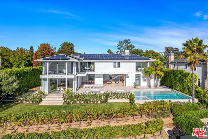 623 Alma Real Drive, Pacific Palisades, California 90272