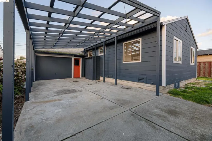 2880 Andrade Ave, Richmond, California 94804