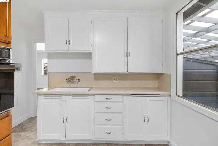 2880 Andrade Ave, Richmond, California 94804