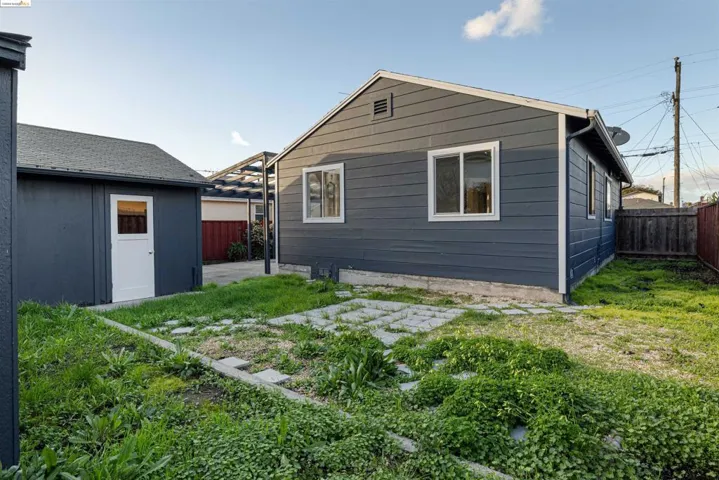 2880 Andrade Ave, Richmond, California 94804