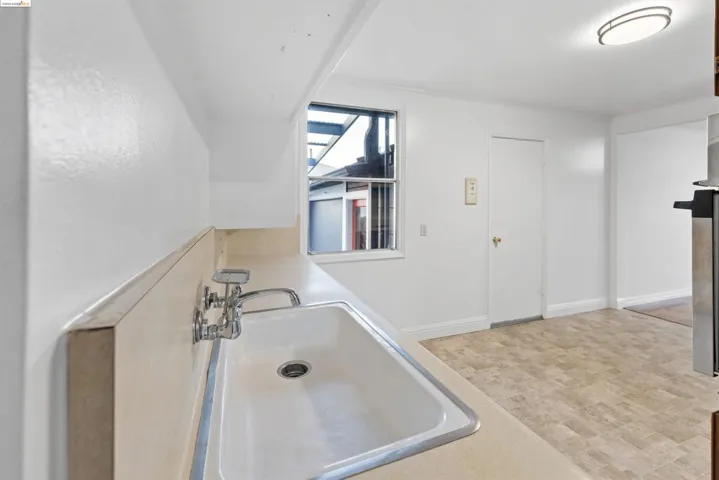 2880 Andrade Ave, Richmond, California 94804