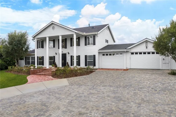 Spacious front yard