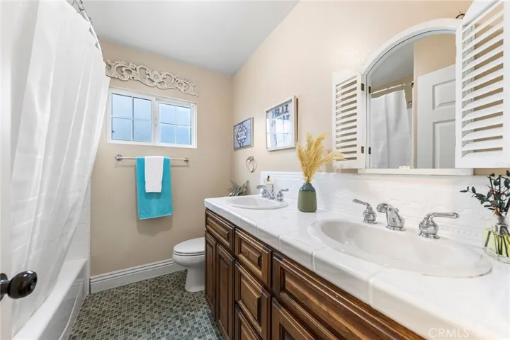 2nd floor bathroom