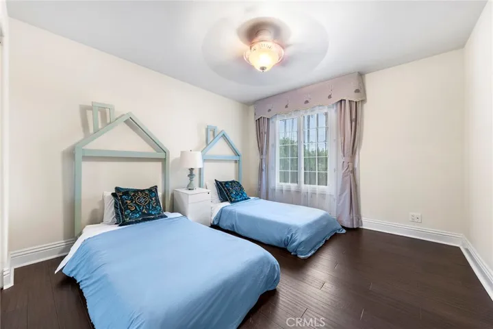 2nd Floor room