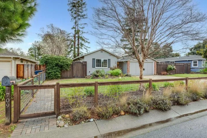 709 Los Ninos Way, Los Altos, California 94022
