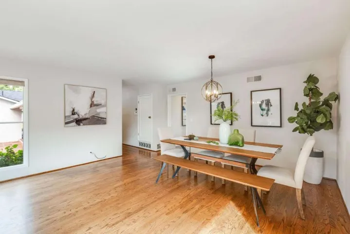 709 Los Ninos Way, Los Altos, California 94022