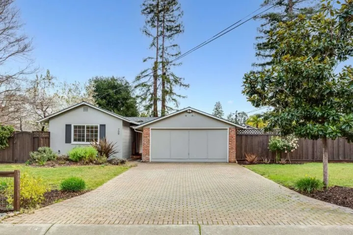 709 Los Ninos Way, Los Altos, California 94022