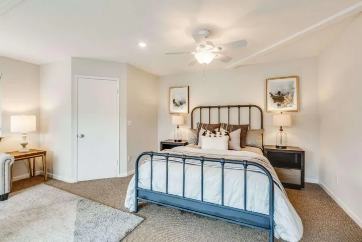 709 Los Ninos Way, Los Altos, California 94022