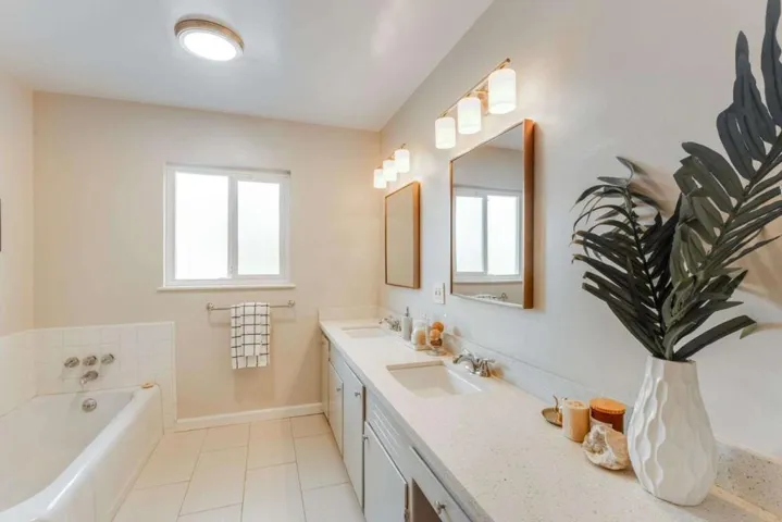 709 Los Ninos Way, Los Altos, California 94022