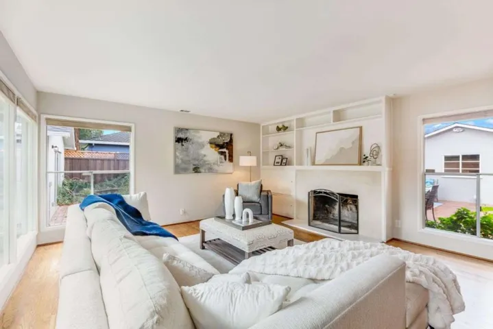 709 Los Ninos Way, Los Altos, California 94022