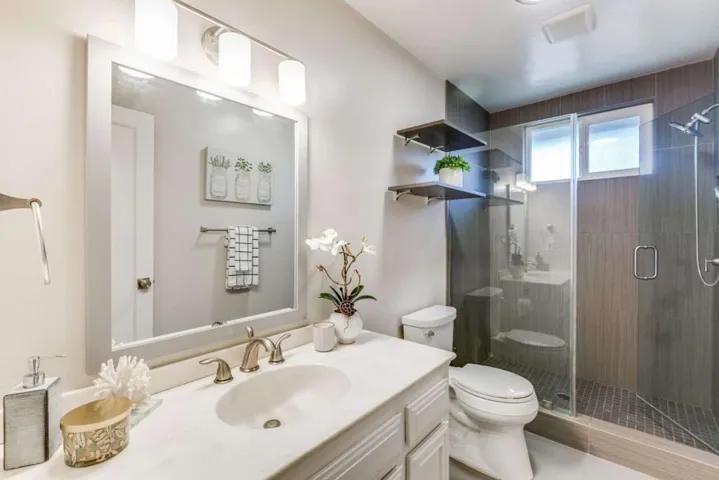709 Los Ninos Way, Los Altos, California 94022