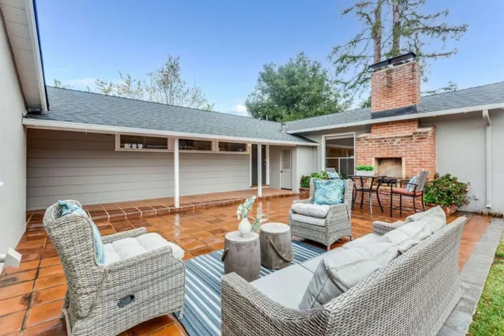 709 Los Ninos Way, Los Altos, California 94022