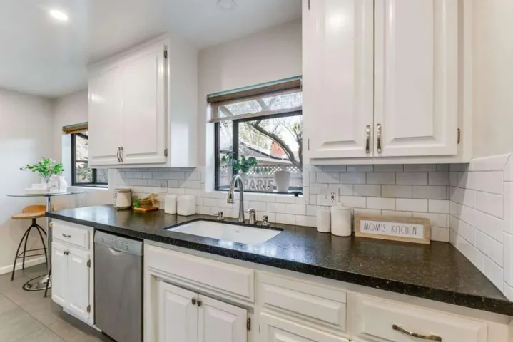 709 Los Ninos Way, Los Altos, California 94022