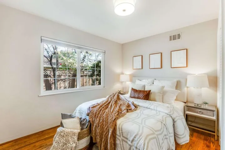 709 Los Ninos Way, Los Altos, California 94022